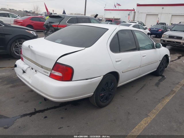2001 NISSAN ALTIMA 1N4DL01D11C139893 Photo 3