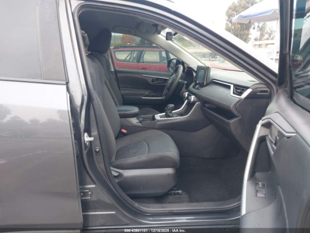 2021 TOYOTA RAV4 HYBRID 4T3M6RFV8MU016102 Photo 4