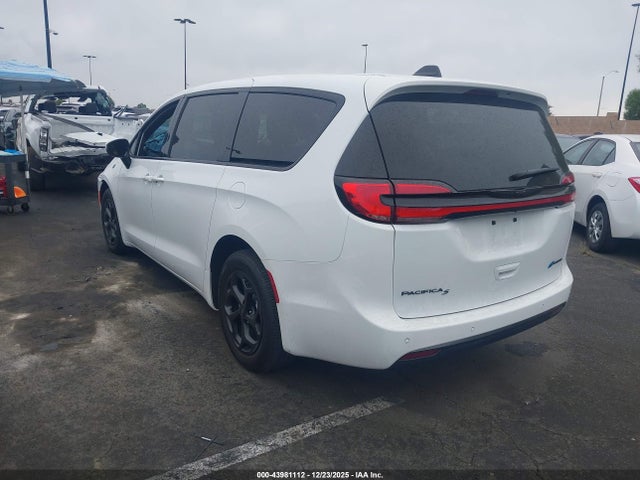 2023 CHRYSLER PACIFICA HYBRID 2C4RC1L74PR618631 Photo 2