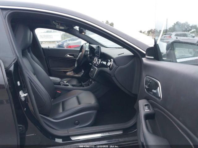 2015 MERCEDES-BENZ CLA 250 WDDSJ4GB7FN217115 Photo 4