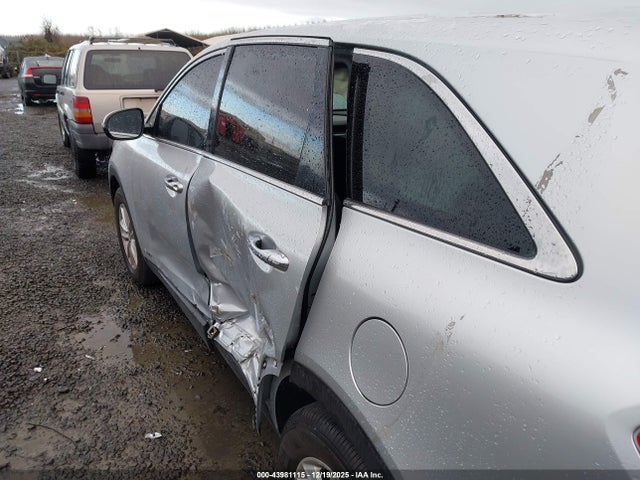 5XYPGDA5XKG464356 KIA Sorento 3.3l Lx