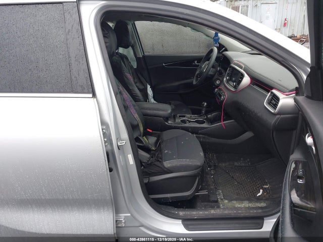 5XYPGDA5XKG464356 KIA Sorento 3.3l Lx