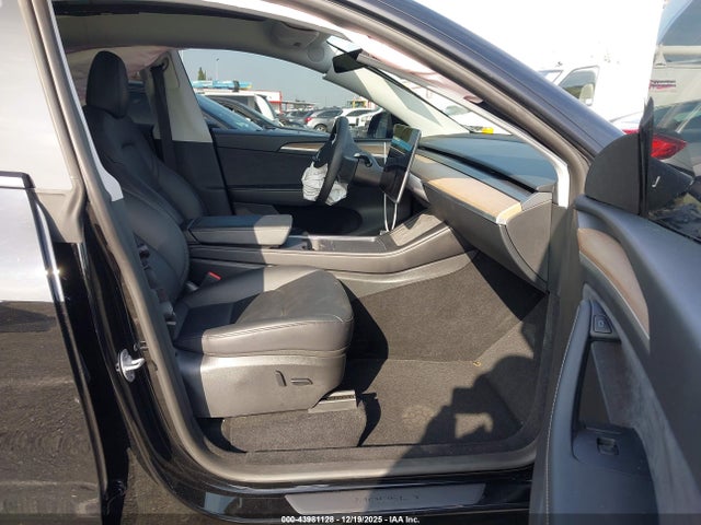 2023 TESLA MODEL Y 7SAYGDEE2PA167143 Photo 4