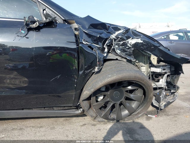2023 TESLA MODEL Y 7SAYGDEE2PA167143 Photo 5