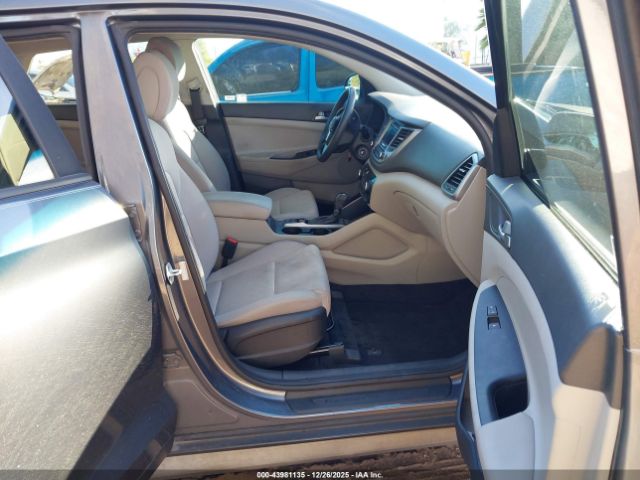 2017 HYUNDAI TUCSON KM8J33A4XHU528532 Photo 4