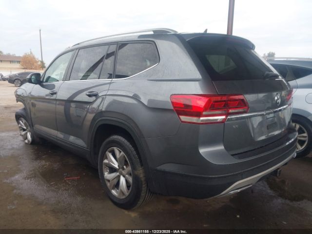2018 VOLKSWAGEN ATLAS 1V2LR2CA3JC578921 Photo 2