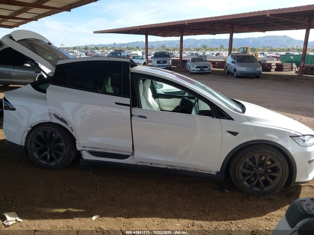2022 TESLA MODEL X 7SAXCBE61NF336606 Photo 5