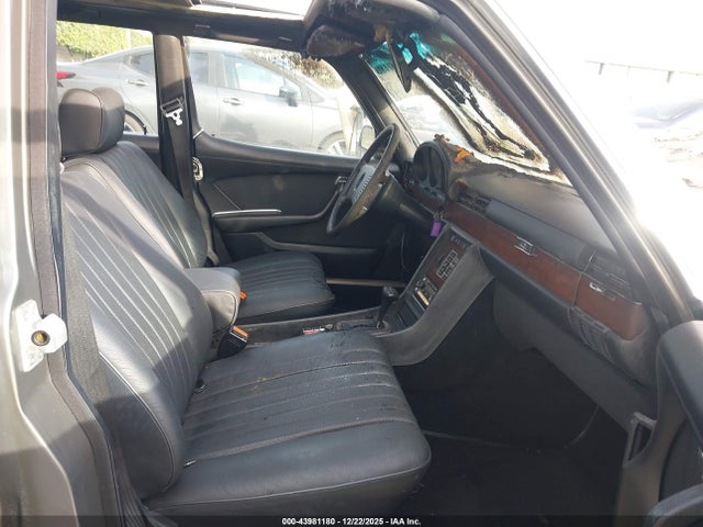 1976 Mercedes 450 Sel მანქანა იყიდება აუქციონზე, vin: 11603312056594, აუქციონის ნომერი: 43981180