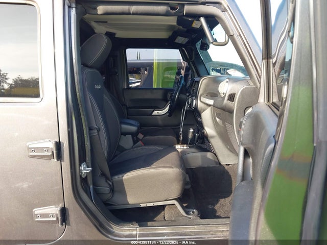 1C4BJWEG5HL531784 Jeep Wrangler Unlimited Sahara 4x4