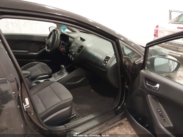 KNAFX4A68G5471100 KIA FORTE LX