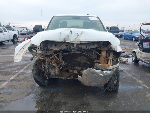 3C6UR5CL1JG303366 RAM 2500 Tradesman 4x4 6&#039;4 Box
