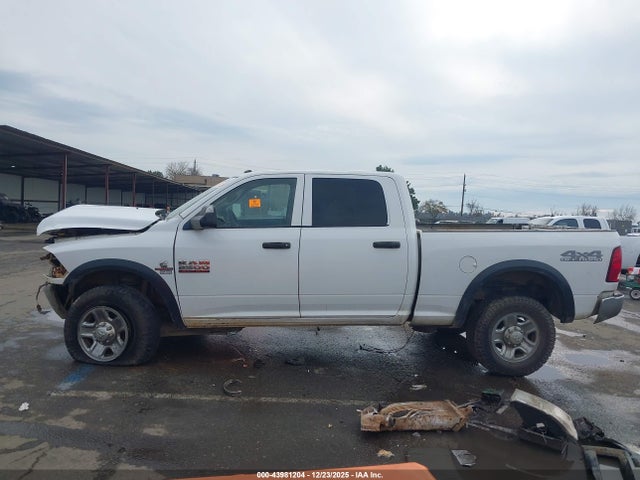 3C6UR5CL1JG303366 RAM 2500 Tradesman 4x4 6&#039;4 Box