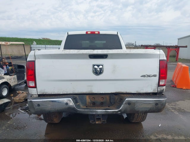 3C6UR5CL1JG303366 RAM 2500 Tradesman 4x4 6&#039;4 Box