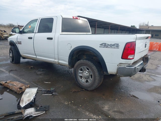 3C6UR5CL1JG303366 RAM 2500 Tradesman 4x4 6&#039;4 Box