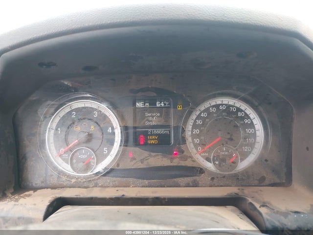 3C6UR5CL1JG303366 RAM 2500 Tradesman 4x4 6&#039;4 Box