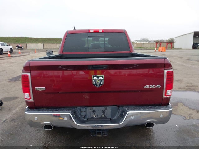 1C6RR7NM8HS875724 RAM 1500 Laramie 4x4 5&#039;7 Box