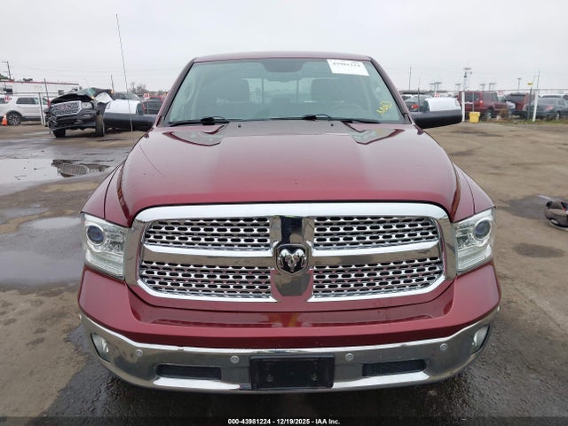 1C6RR7NM8HS875724 RAM 1500 Laramie 4x4 5&#039;7 Box