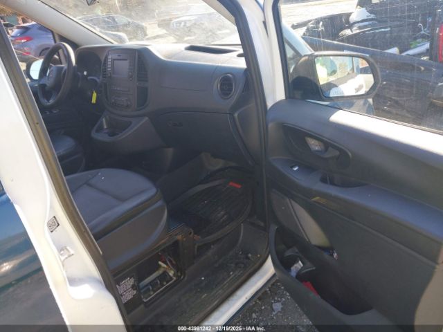 2017 MERCEDES-BENZ METRIS WD4PG2EE9H3295741 Photo 4