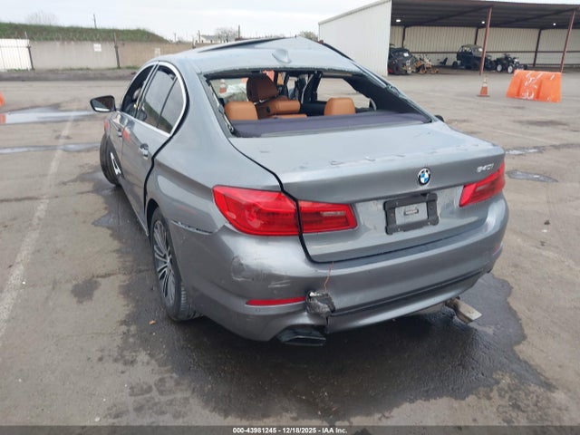 2017 BMW 540I WBAJE5C31HG914878 Photo 2