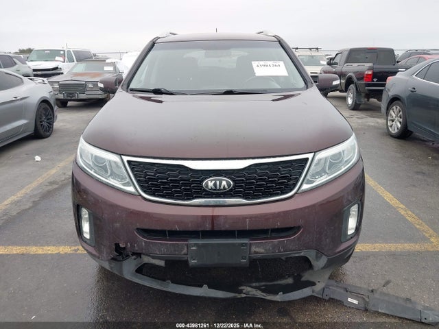 Продажа на аукционе авто 2015 Kia Sorento Lx, vin: 5XYKTCA66FG614901, номер лота: 43981261