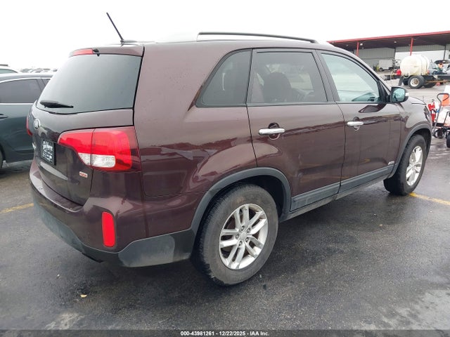 Продажа на аукционе авто 2015 Kia Sorento Lx, vin: 5XYKTCA66FG614901, номер лота: 43981261