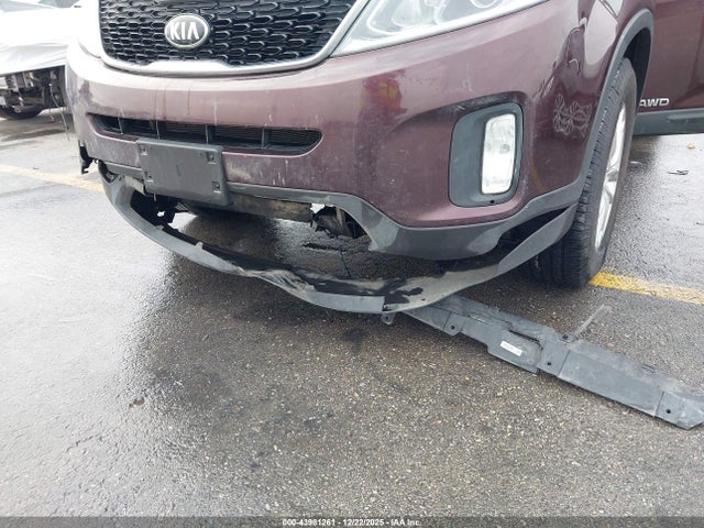 Продажа на аукционе авто 2015 Kia Sorento Lx, vin: 5XYKTCA66FG614901, номер лота: 43981261