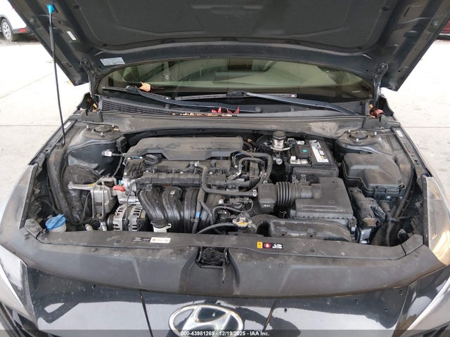 KMHLM4AG8MU093042 Hyundai ELANTRA SEL
