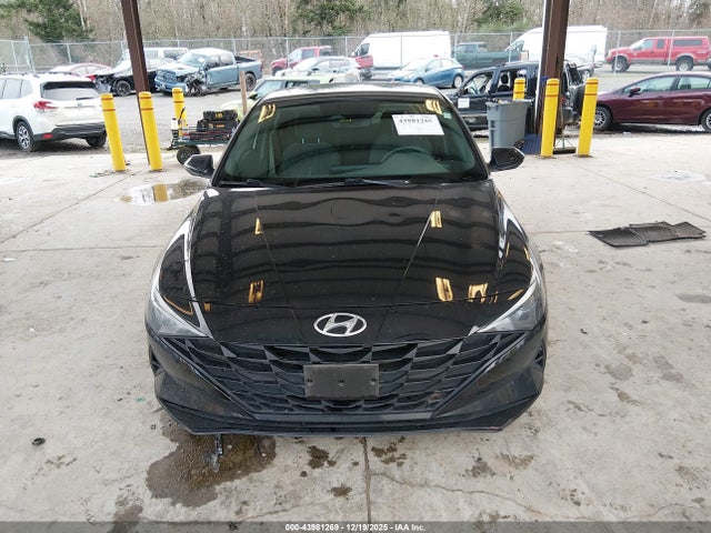 KMHLM4AG8MU093042 Hyundai ELANTRA SEL
