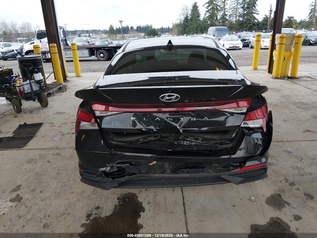 KMHLM4AG8MU093042 Hyundai ELANTRA SEL