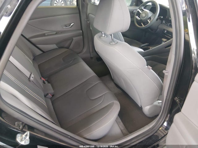 KMHLM4AG8MU093042 Hyundai ELANTRA SEL