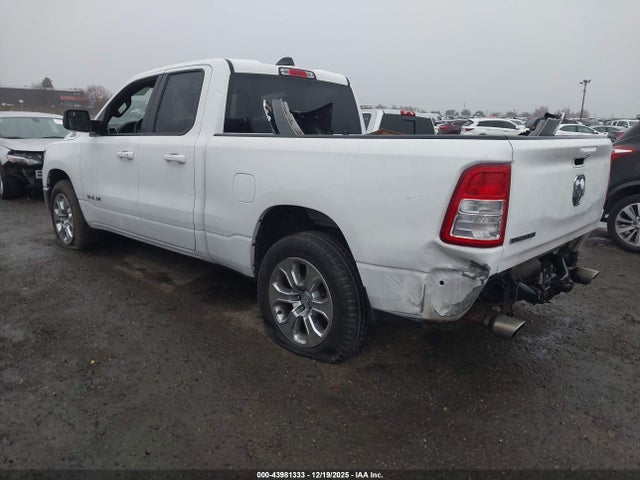 1C6RREBT1NN218533 RAM 1500 Big Horn 4x2 6&#039;4 Box