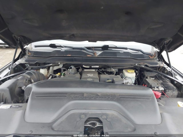 43981338 :رقم المزاد ، 3C6UR5JL7KG520196 vin ، 2019 Ram 2500 Big Horn  4x4 8' Box مزاد بيع