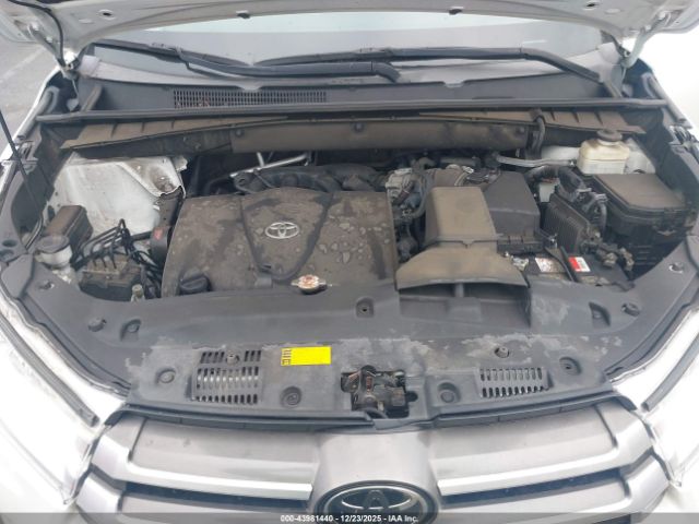 2018 TOYOTA HIGHLANDER 5TDKZRFH4JS547206 Photo 9