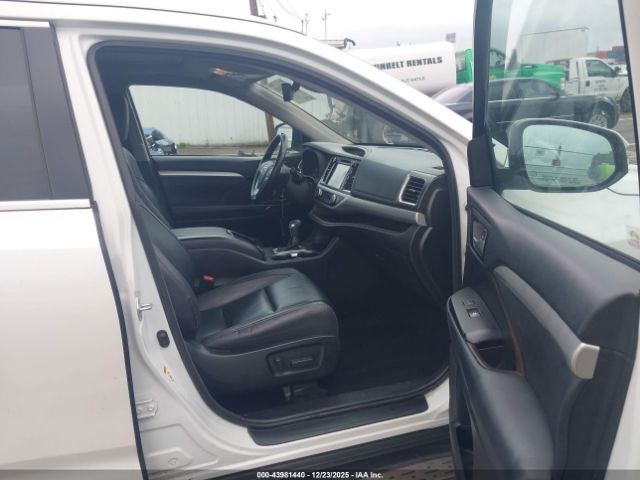 2018 TOYOTA HIGHLANDER 5TDKZRFH4JS547206 Photo 4