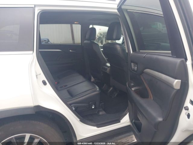 2018 TOYOTA HIGHLANDER 5TDKZRFH4JS547206 Photo 7