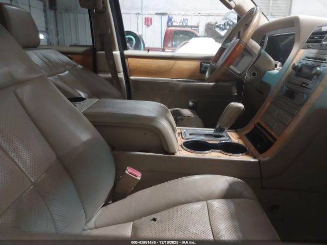 2008 LINCOLN NAVIGATOR 5LMFU28588LJ21114 Photo 4