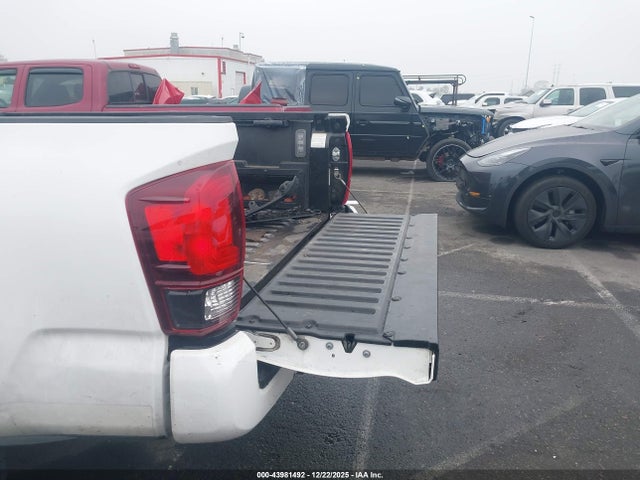 3TYRZ5CN9PT031437 Toyota Tacoma Sr V6