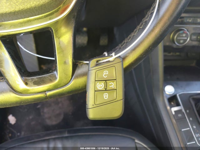 2019 VOLKSWAGEN TIGUAN 3VV4B7AX2KM073338 Photo 10
