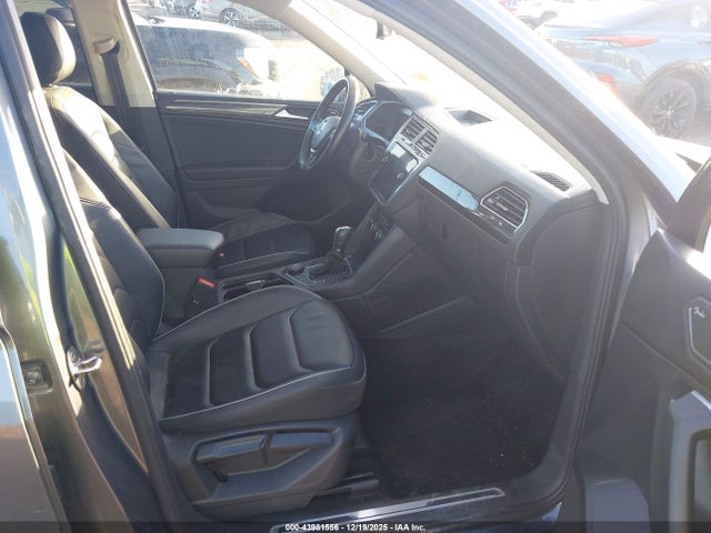 2019 VOLKSWAGEN TIGUAN 3VV4B7AX2KM073338 Photo 4