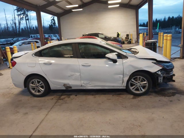 1G1BE5SM6J7176334 Chevrolet Cruze Lt Auto
