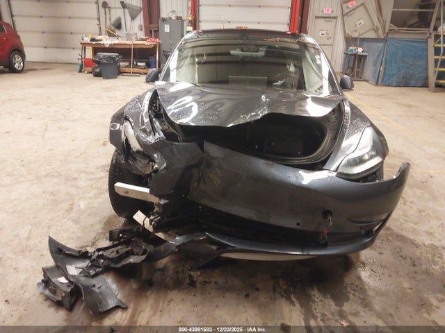 2018 TESLA MODEL 3 5YJ3E1EA9JF019087 Photo 5