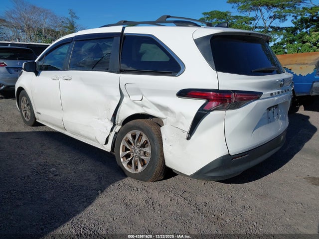2021 TOYOTA SIENNA 5TDKRKEC1MS071403 Photo 2
