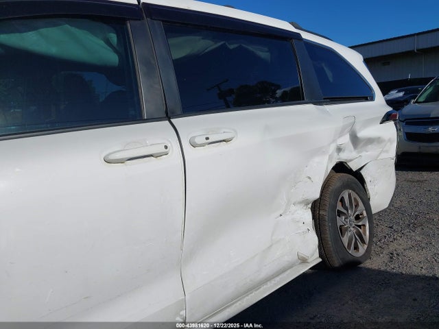 2021 TOYOTA SIENNA 5TDKRKEC1MS071403 Photo 5