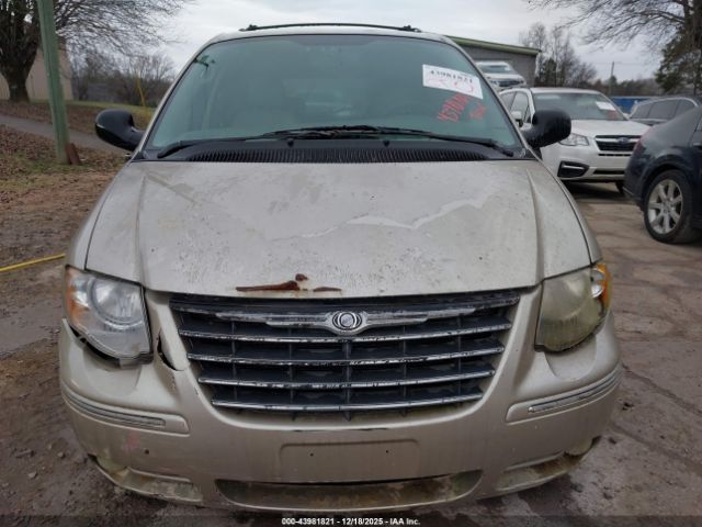 2005 CHRYSLER TOWN & COUNTRY 2C4GP54L55R123396 Photo 5