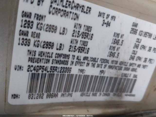 2005 CHRYSLER TOWN & COUNTRY 2C4GP54L55R123396 Photo 8