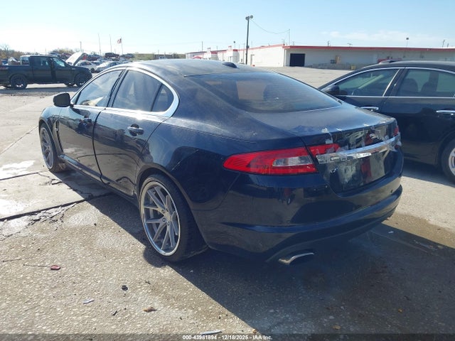2011 JAGUAR XF SAJWA0GB2BLS19186 Photo 2