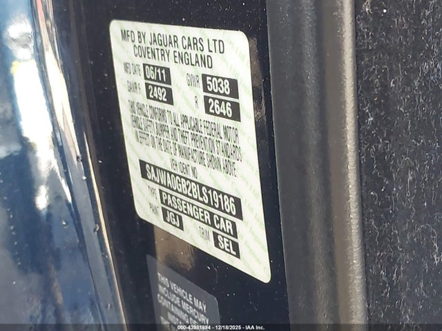 2011 JAGUAR XF SAJWA0GB2BLS19186 Photo 8