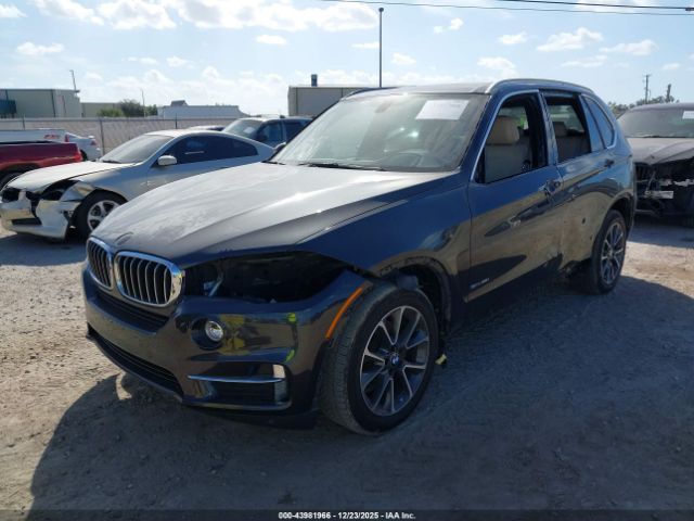 2018 BMW X5 5UXKR2C52J0Z14560 Photo 1