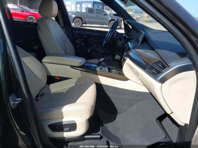 2018 BMW X5 5UXKR2C52J0Z14560 Photo 4