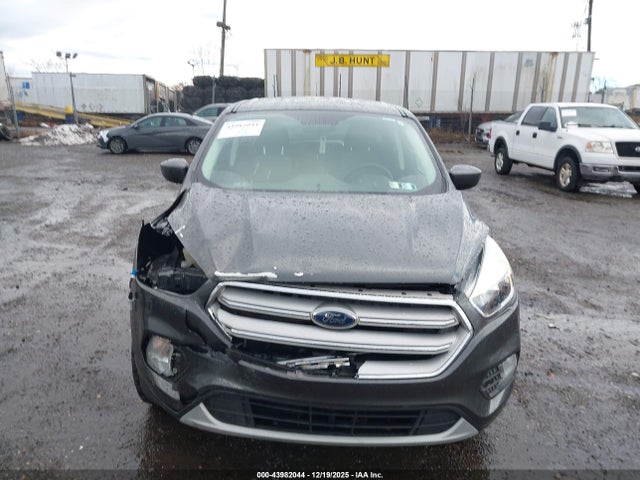 1FMCU9GDXKUA43881 Ford ESCAPE SE